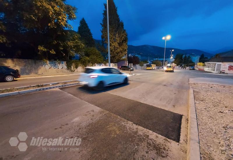 Mostar: Postavljeni novi ležeći policajci, vozači ne usporavaju 