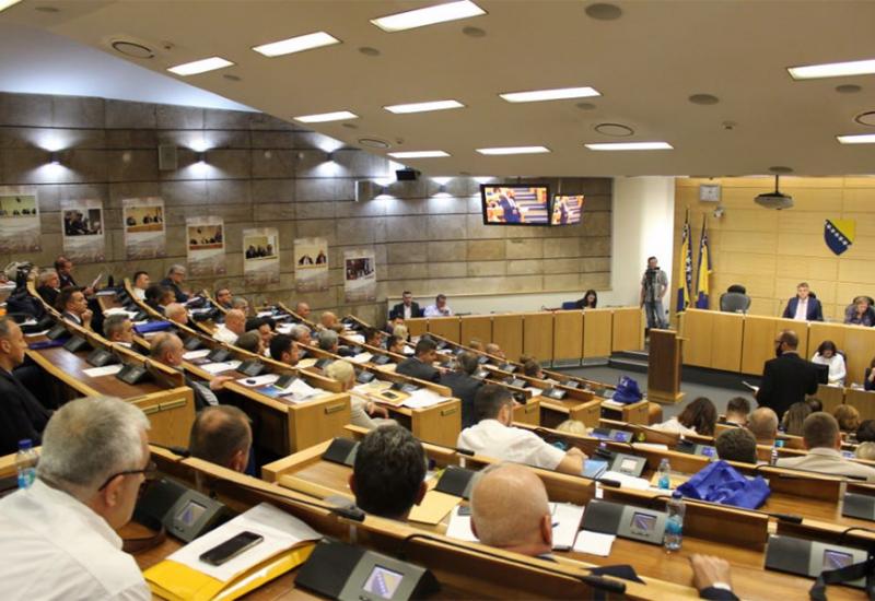 Federacija: Umjesto u zatvoru, sjede u parlamentu