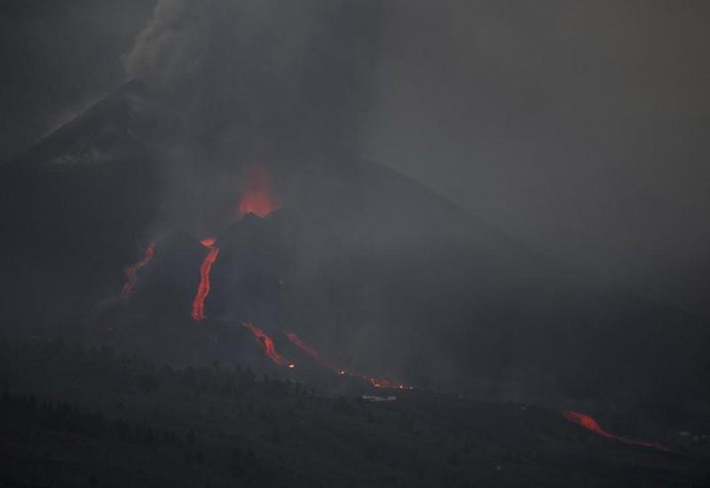 Vulkan u Španjolskoj nastavlja erumpirati, progutao kuće