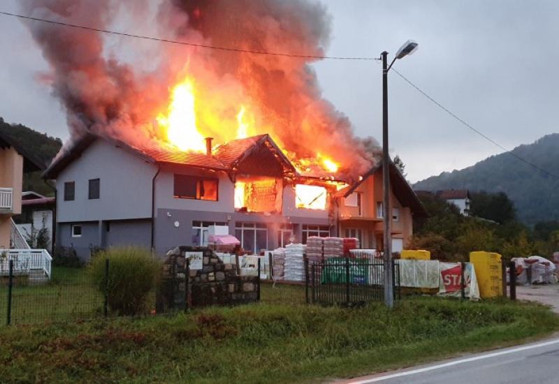Požar u Novoj Kasabi - Izgorjela tvrtka za proizvodnju stolarije