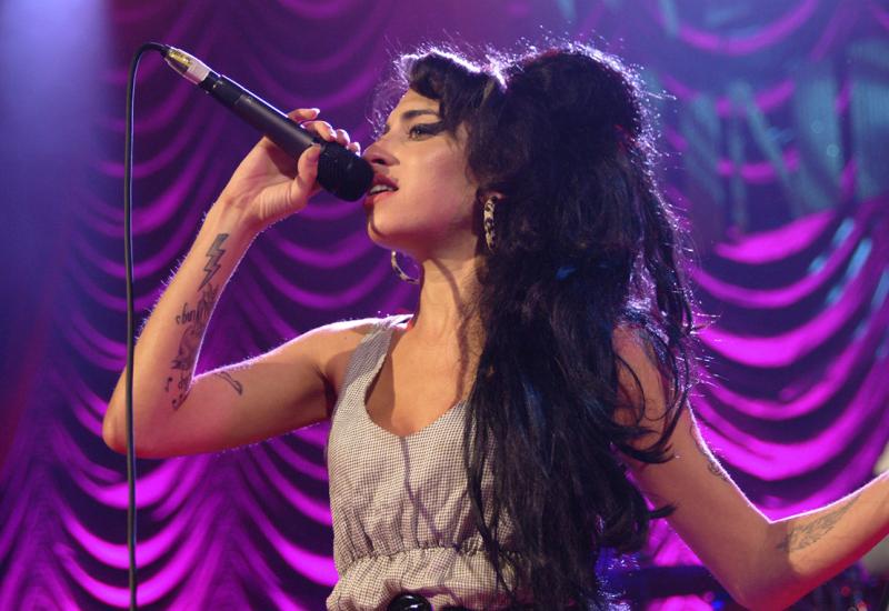 Roditelji Amy Winehouse rasprodaju njezine osobne stvari