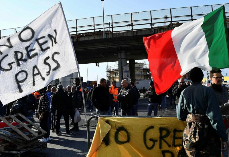 Prosvjedi diljem Italije, građani protiv 'zelene putovnice'