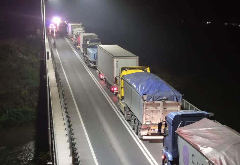 Tunel Vranduk: Sudar tri vozila, ozlijeđeni prevezeni u bolnicu