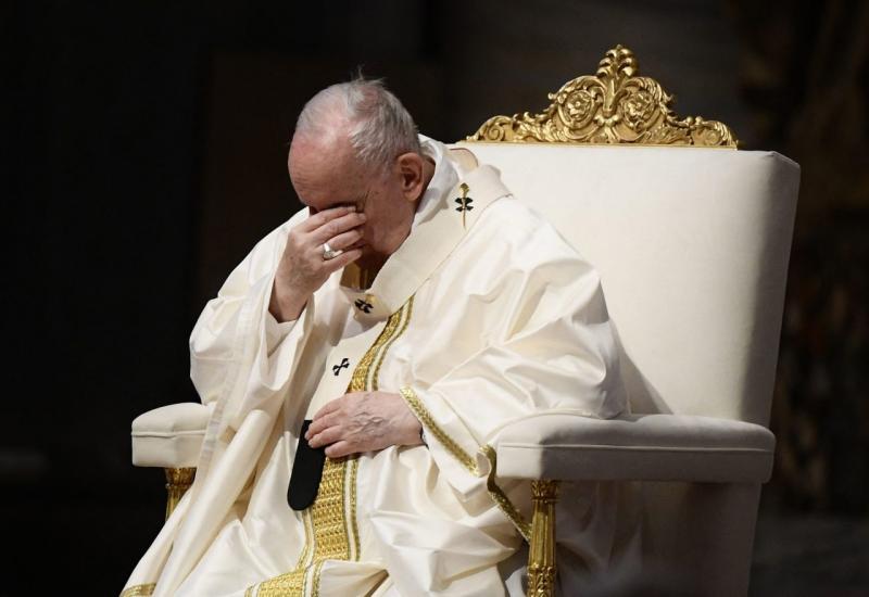 Papa Franjo: Obiteljsko nasilje je skoro sotanski čin