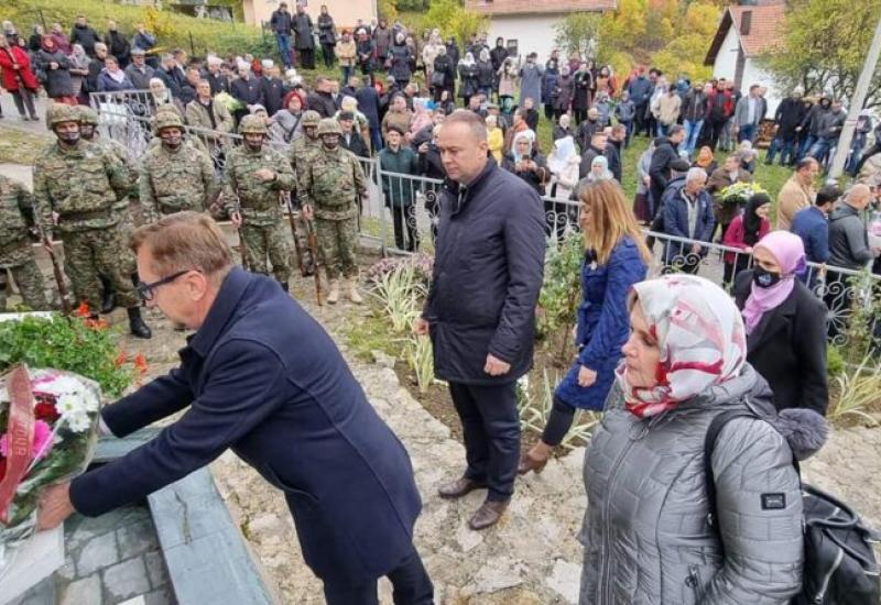 U Stupnom Dolu obilježena 28. godišnjica zločina nad bošnjačkim civilima