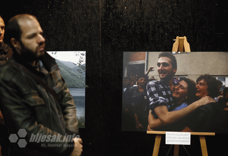 Američki fotograf Ron Haviv izložbom pokazao strahote rata u BiH - Američki fotograf Ron Haviv izložbom pokazao strahote rata u BiH
