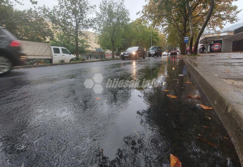 Kišni grad - Mostarske kiše: Ušminkana prijetnja pješacima na Aveniji