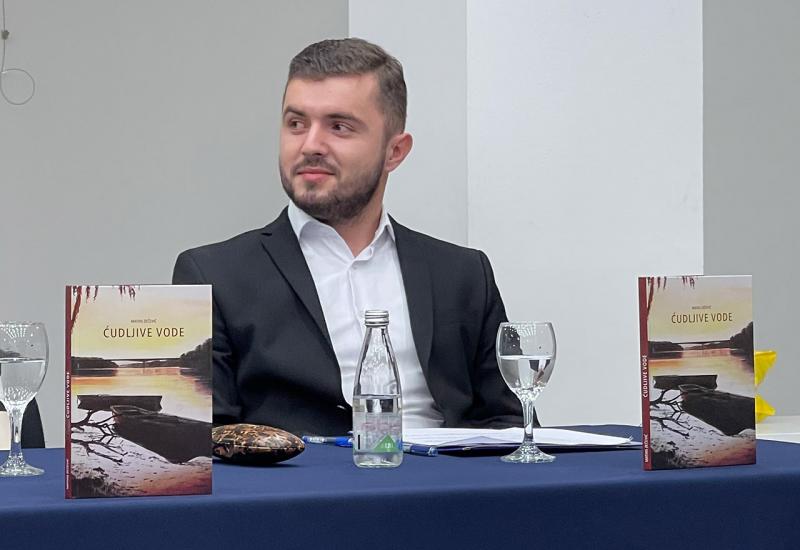 Mladi mostarski student iz Odžaka promovira knjigu u Širokom Brijegu