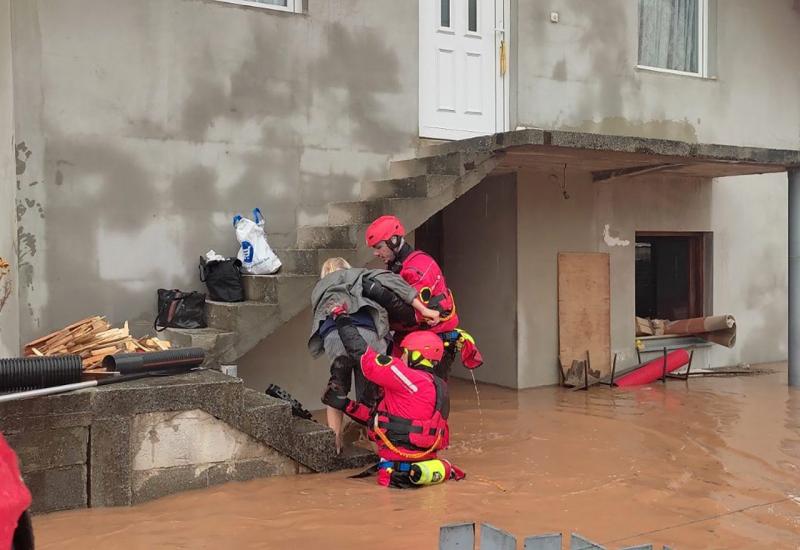 Pripadnici Gorske službe spašavanja KS - GSS Sarajevo padaline poplave