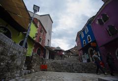 Šarenilo u Starom gradu razbija jesensko sivilo u gradu na Neretvi