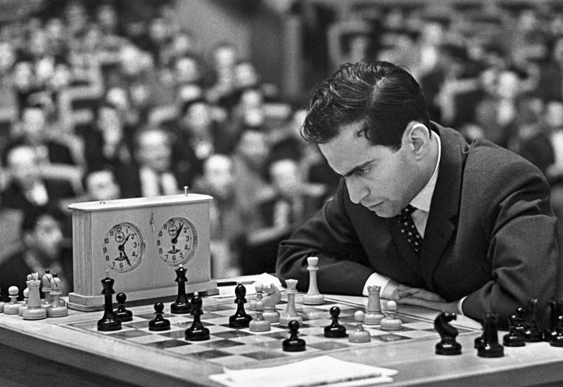 Mihail Talj (9. studenoga 1936., Riga, Latvija - 28. lipnja 1992., Moskva, Rusija) - Svi drugi su bili šahovski velikani, samo je on bio - Mihail Talj