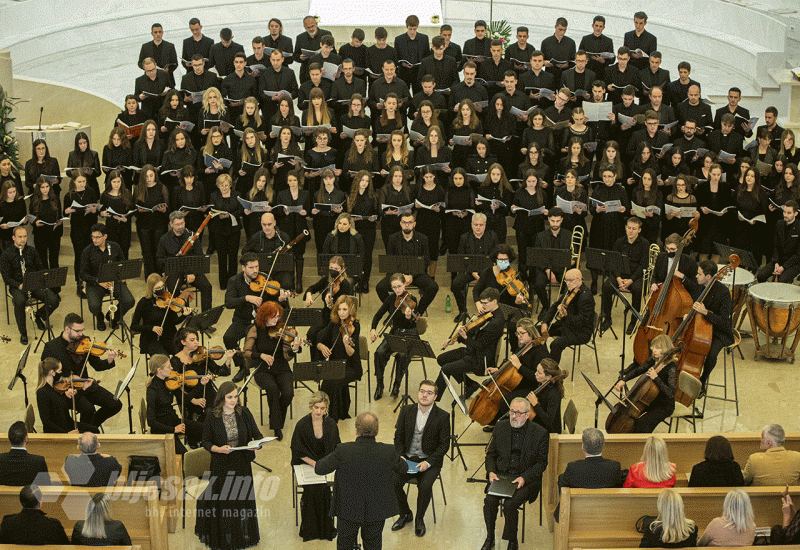 Simfonijski orkestar izveo Mozartovo Requiem pred mostarskom publikom -  Requiem za Vukovar