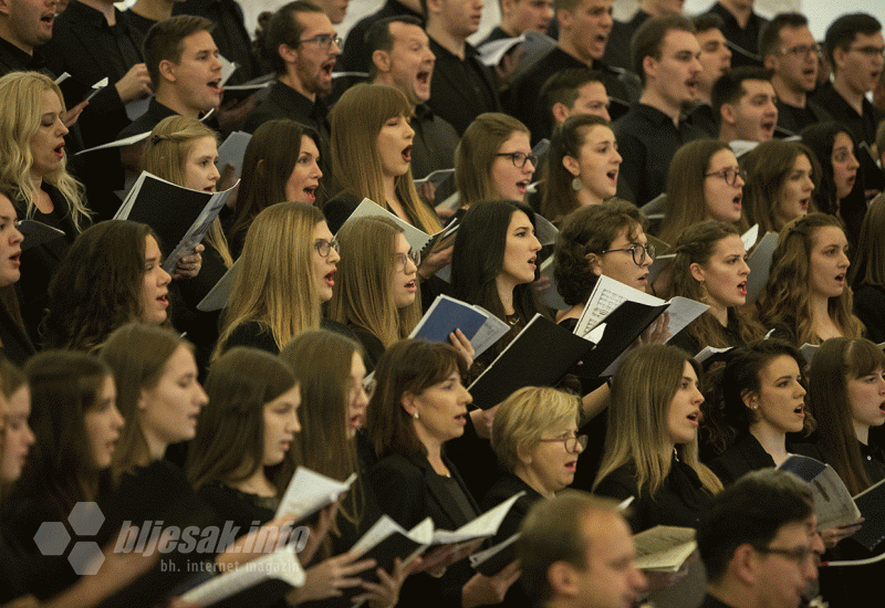Simfonijski orkestar izveo Mozartovo Requiem pred mostarskom publikom -  Requiem za Vukovar