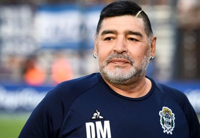 Maradona dobiva kip na stadionu Napolija
