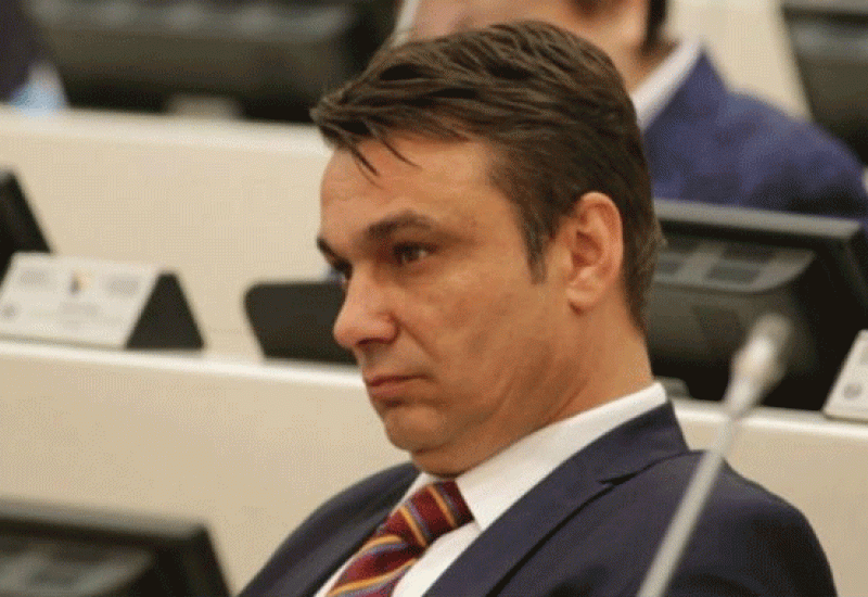 Bivši ministar Ahmetović pravosnažno osuđen za zloupotrebu položaja - Bivši ministar Ahmetović pravosnažno osuđen za zloupotrebu položaja