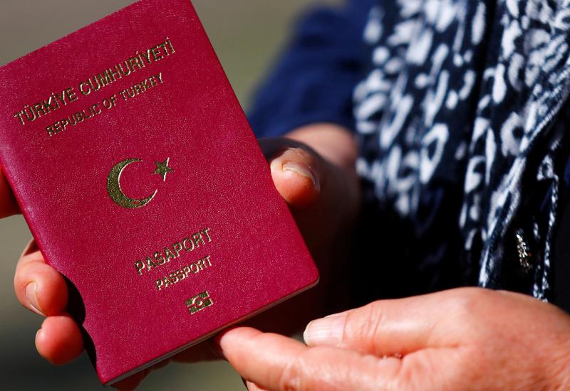 Francuz pokušao prokrijumčariti Turke s lažnim putovnicama 