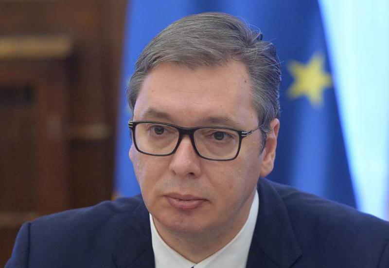 Vučićev govor kratko prekinut, iz RTS-a tvrde da su iščupani kablovi