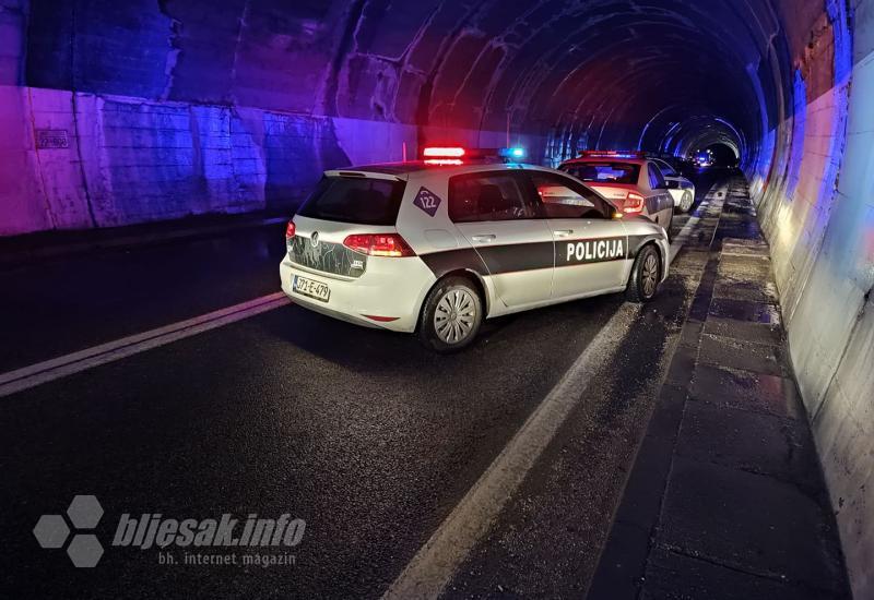 Prometna nesreća u tunelu Vidikovac, obustavljen promet  - FOTO | Prometna nesreća u tunelu Vidikovac, obustavljen promet 