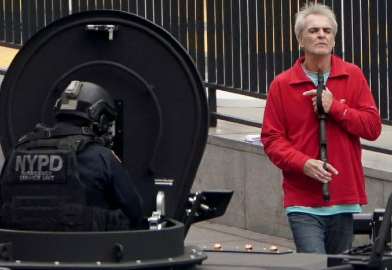 VIDEO | Naoružani muškarac ispred sjedišta UN-a