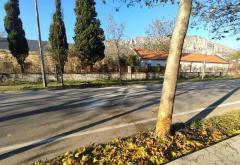 Mostar: Golfom se zabio u stablo