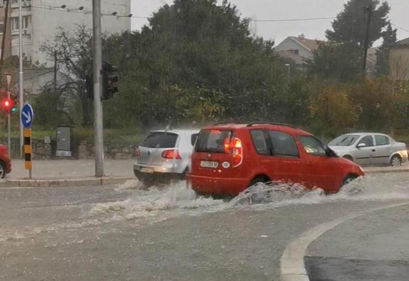 Poplave u Hrvatskoj: Dalmacija pod vodom