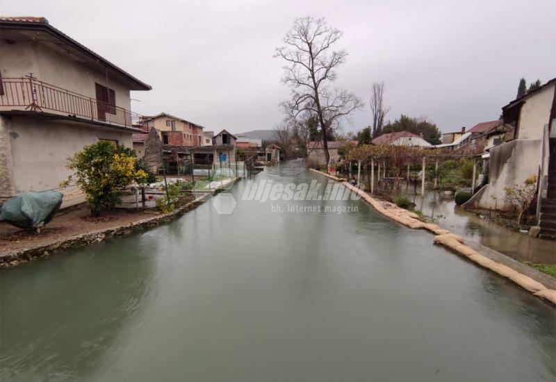 VIDEO | Poplavljene kuće u Strugama kod Čapljine