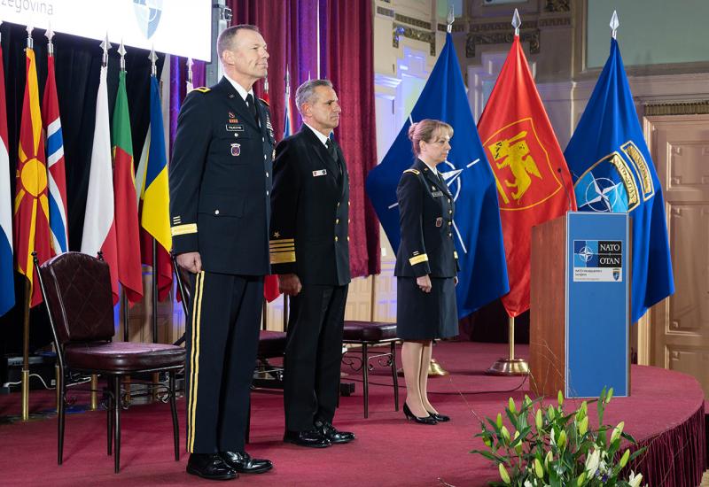Primopredaja zapovjedne dužnosti održana u Domu OSBiH u Sarajevu - NATO u BiH ima novog zapovjednika; ona je brigadna generalica Pamela McGah