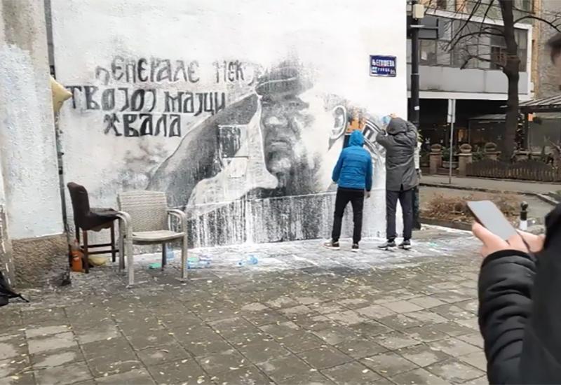 Džaba krečili: Ponovno se ukazao mural Ratku Mladiću 