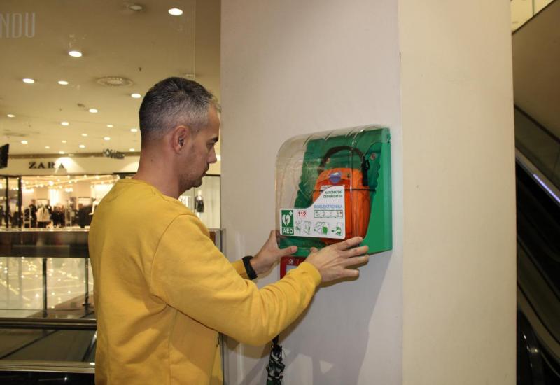Mostar: Nastavak instaliranja AED uređaja na javnim mjestima