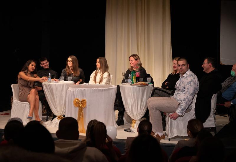 Teatar Exit u Mostaru: Publika opušteno 'feštala' s glumcima