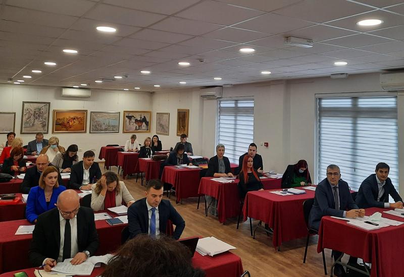 Sjednica Skupštine HNŽ-a održana je u Centru za kulturu Mostar -  Skupština Hercegovačko-neretvanskog kantona usvojila Izmjene i dopune Proračuna Hercegovačko-neretvanskog kantona za 2021. godinu