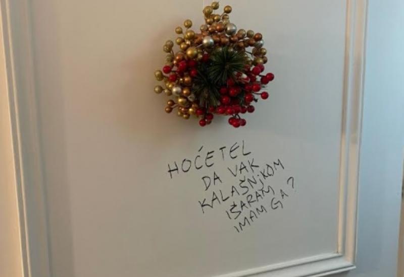 Duševno bolesna osoba pisala prijeteće poruke na vratima stana sarajevske katoličke obitelji