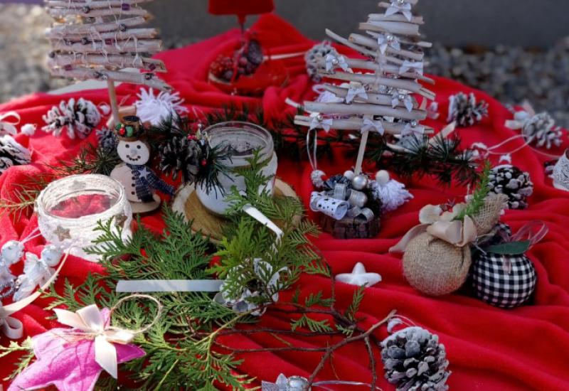 Razne dekoracije koje su izradili mališani - Održana Božićna izložba Dječjeg vrtića Čapljina