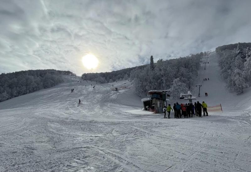 Idealni uvjeti za skijanje i sjajna atmosfera u OC Bjelašnica i Igman