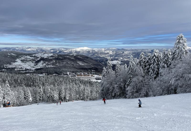 Idealni uvjeti za skijanje i sjajna atmosfera u OC Bjelašnica i Igman