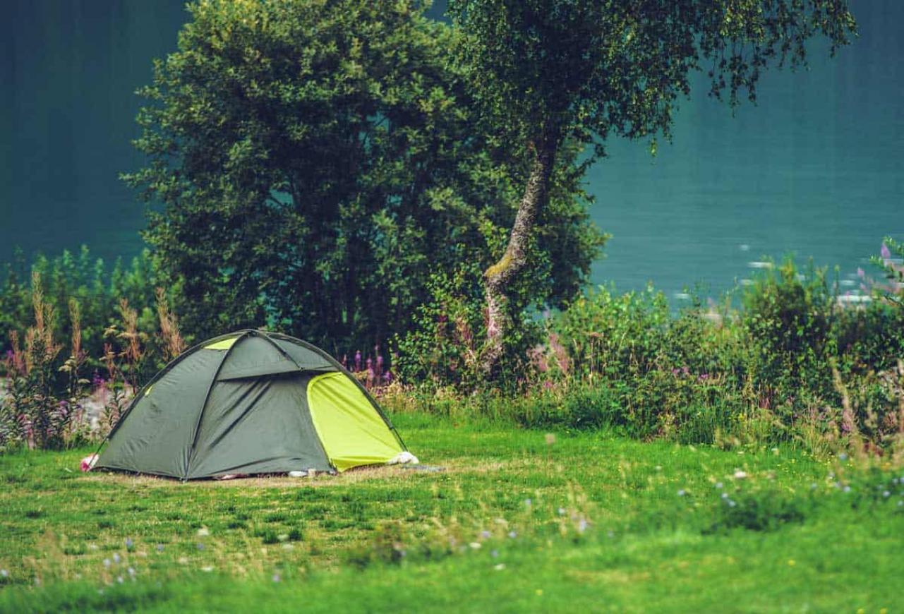 Рейтинг туристических палаток 4. The Wild Camping Tent палатка. Палатка 2020. Лагерь в дикой природе. Mifa Wild Camping.