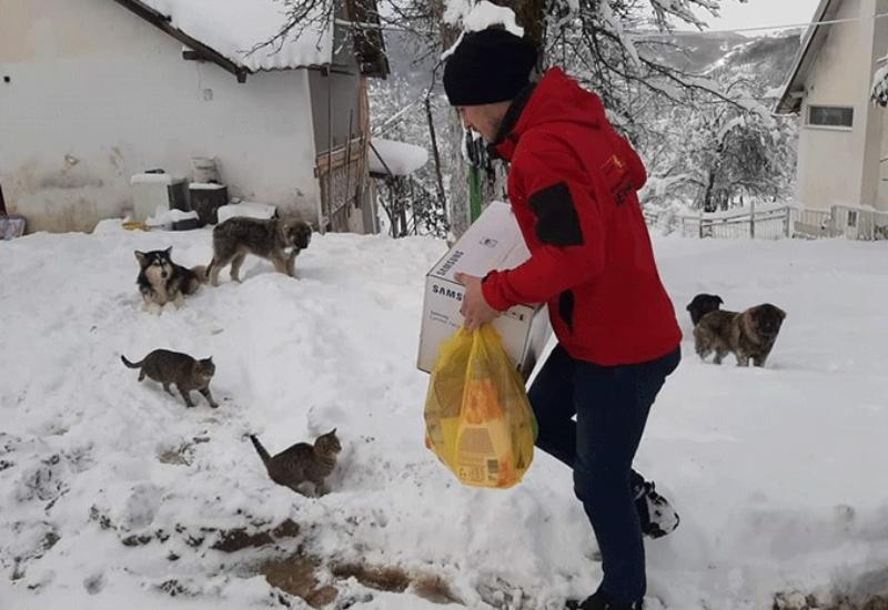 Merhamet dijelio pakete u HNŽ-u, električni šporeti ugroženim u poplavama  - Merhamet dijelio pakete u HNŽ-u, električni šporeti ugroženim u poplavama 