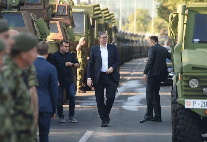 Vučić: Vojska mora biti dvostruko jača, Srbija ubrzano razvija novo oružje