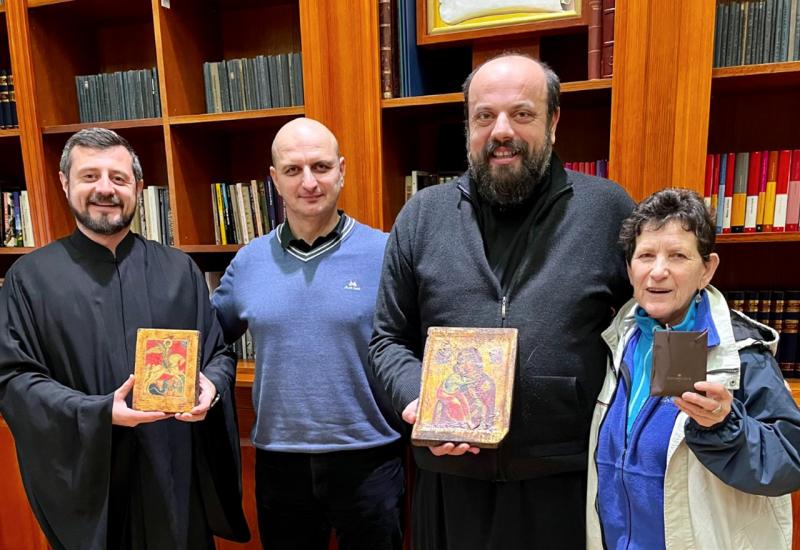 Ovo je Mostar: Jašarevići spasili ikone iz zapaljene crkve u ratu i vratili  ih svećenicima