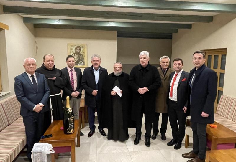 Čović sa suradnicima i prijateljima posjetio manastir Žitomislić 