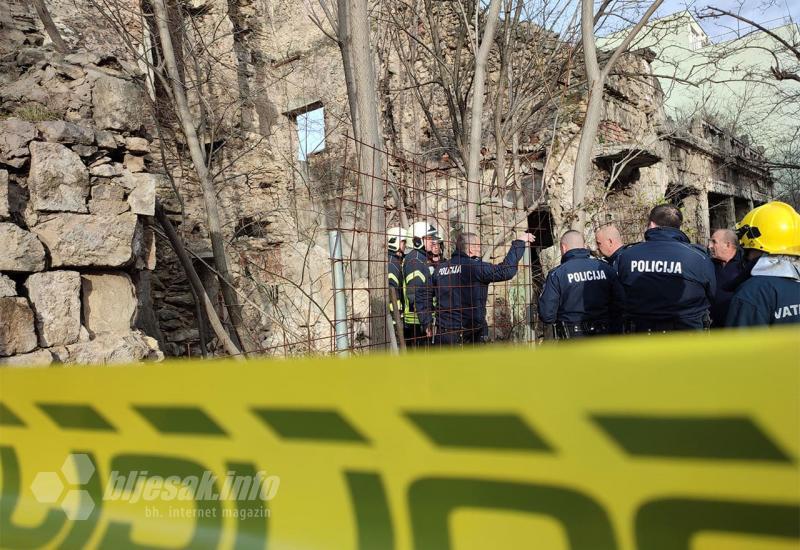 Mostar: Vatrogasci izvukli tijelo ispod ruševina - Mostar: Vatrogasci izvukli tijelo ispod ruševina