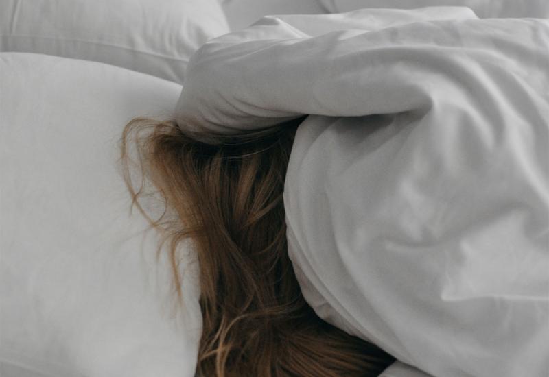 Znate li što je ''sindrom stare vještice'' i kakve veze ima sa spavanjem?