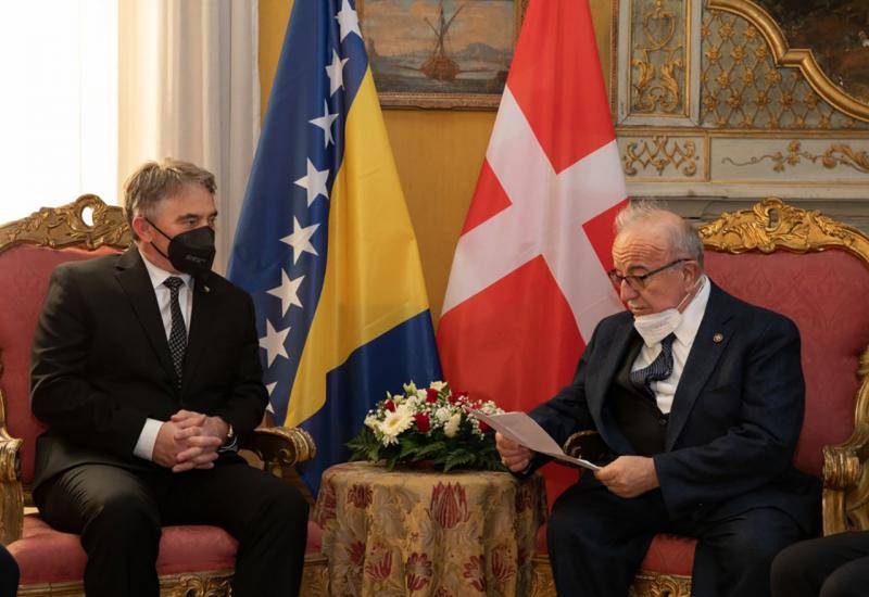 Komšić meštru Luzzagu uručio 'Povelje i pisma stare bosanske države'