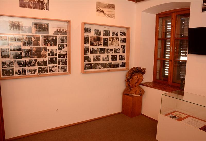 Otvorena postavka u spomen-kući Džemala Bijedića u Mostaru