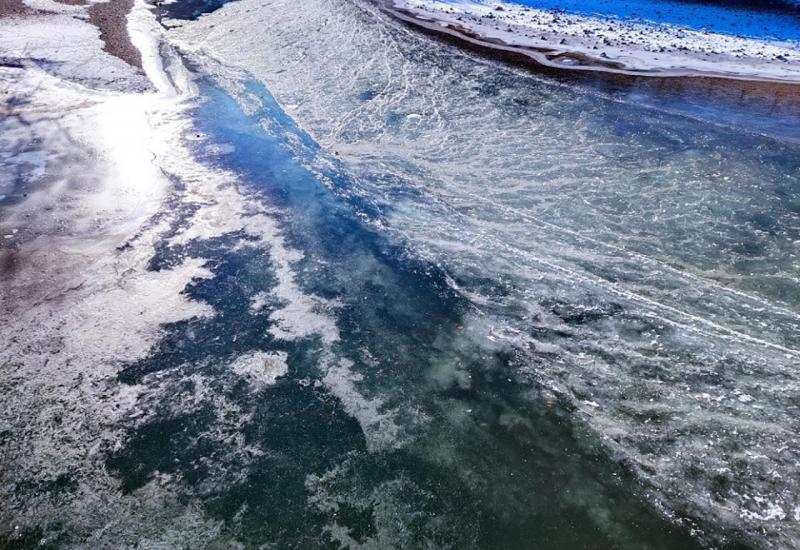 Zaleđena rijeka Miljacka - Ledeno jutro: Zaledila Miljacka 