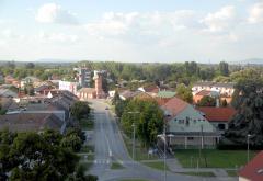 Valpovo: Pokraj Karašice selo malo
