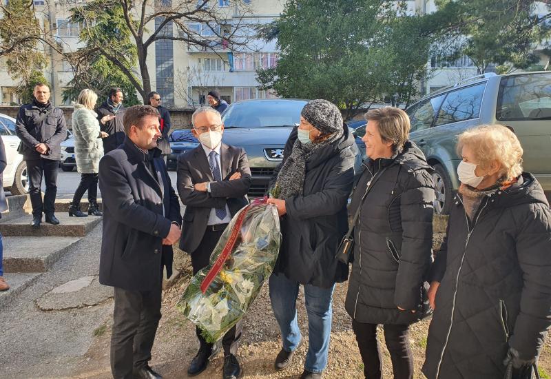 Izaslanstvo Veleposlanstva Italije u Bosni i Hercegovini i Grada Mostara odali počast trojici poginulih talijanskih novinara - Kordić i Di Ruzza položili cvijeće u čast poginulih talijanskih novinara 