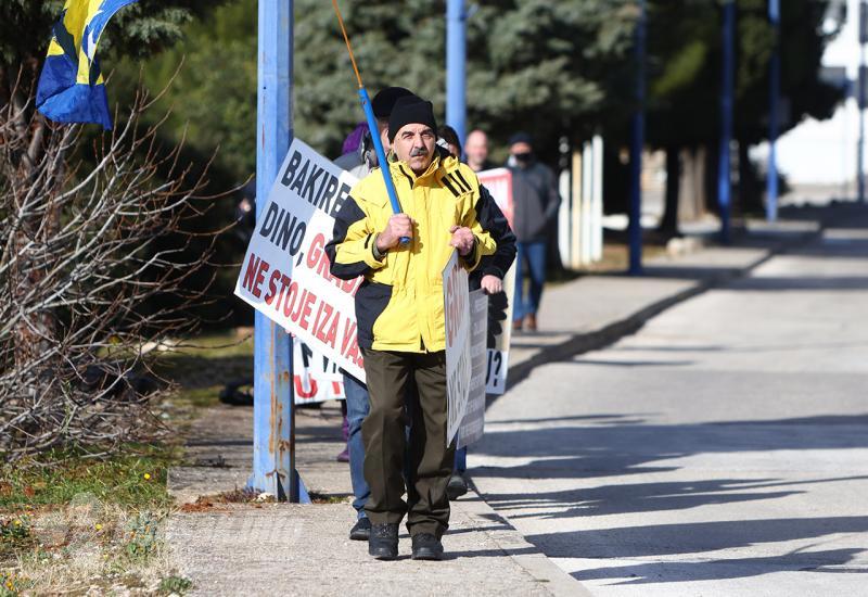 Desetak aktivista prosvjedovalo u Neumu - Desetak aktivista prosvjedovalo u Neumu: 