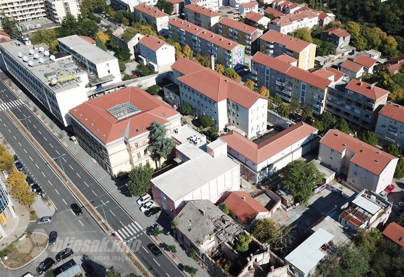 Mostar: Zatvorenik preskočio zid zatvora pa uhvaćen na parkingu