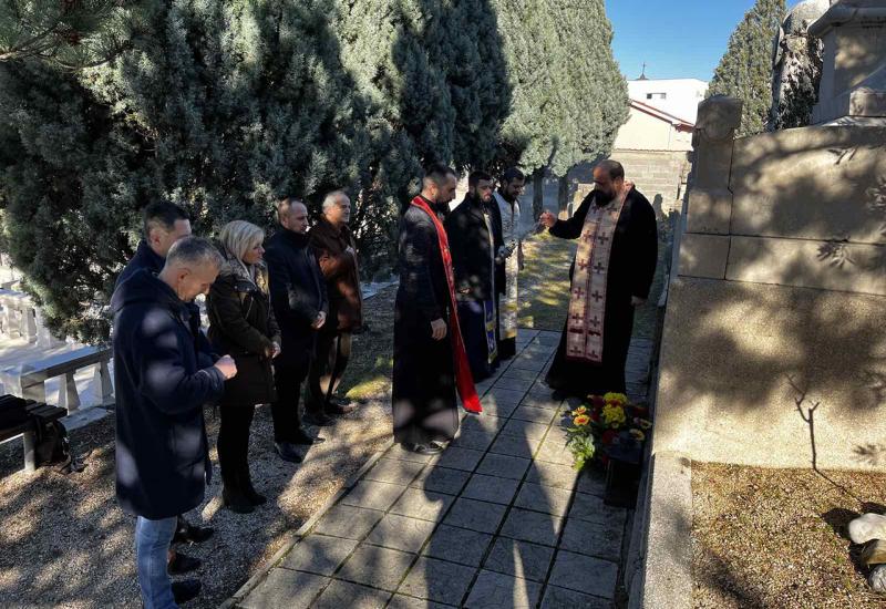 Vijenci i molitva u spomen na velikana: 'Šantića čuvaju svi osim Mostara'